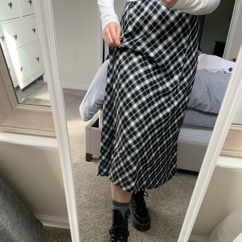 ❌SOLD❌ gingham Black/White Skirt with Elastic Band - Picture 4 of 8